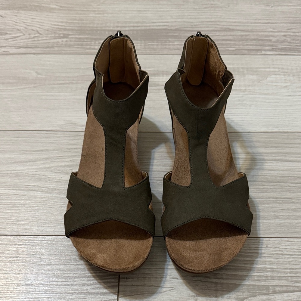 Adrienne Vittadini Dark Olive Sandals